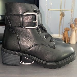 Girls black boots